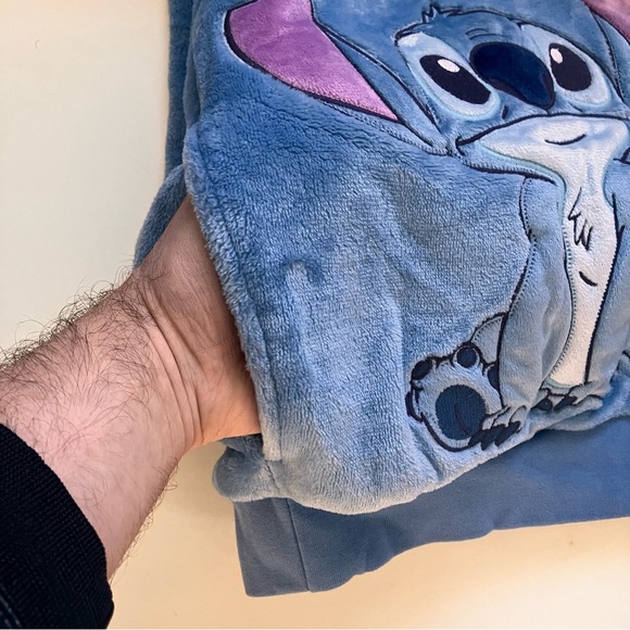 Disney Stitch Velour Pullover Hoodie Soft Pocket World Disneyland Lilo & Stich - Picture 15 of 15